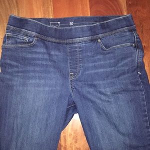 Levi’s jeggin Jeans. Size 30. Great condition